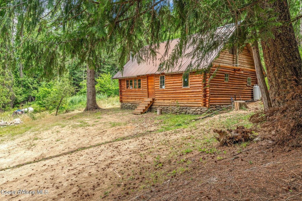Photo of 2955 Cabin Ridge Rd, Spirit Lake, ID 83869 (MLS # 25-7544)
