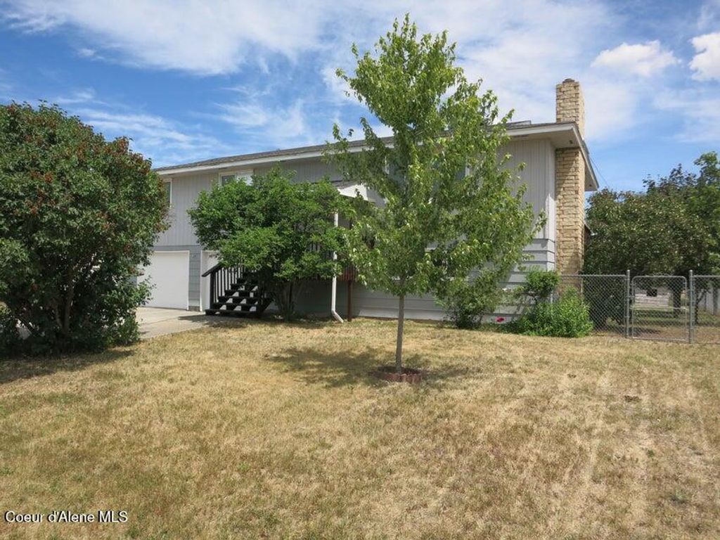 Photo of 1100 Wild Rose Ln, Post Falls, ID 83854 (MLS # 26-3369)