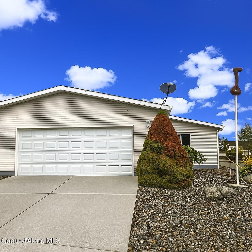Photo of 8473 Rushmore St, Rathdrum, ID 83858 (MLS # 25-10242)
