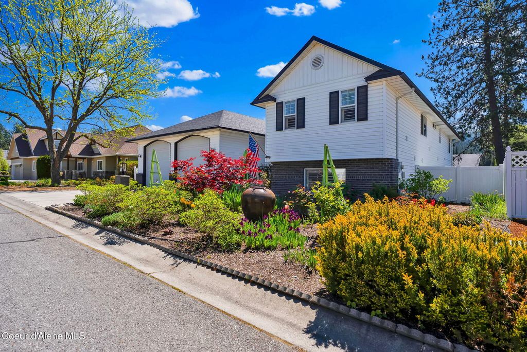 Photo of 602 Kokanee Dr, Post Falls, ID 83854 (MLS # 26-4633)