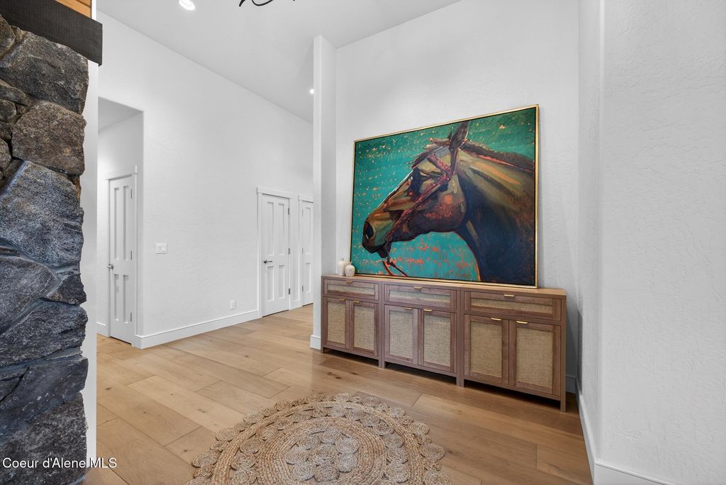 Photo of 10812 LAKEVIEW Dr, Hayden Lake, ID 83835 (MLS # 26-2718)