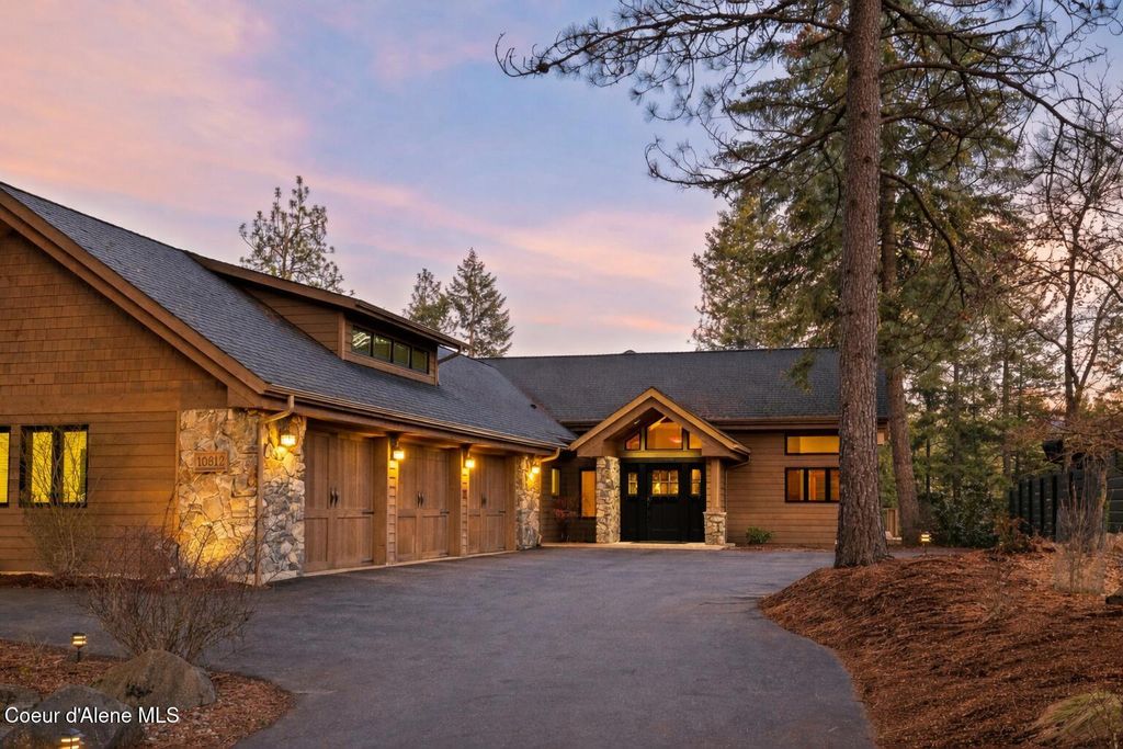 Photo of 10812 LAKEVIEW Dr, Hayden Lake, ID 83835 (MLS # 26-2718)