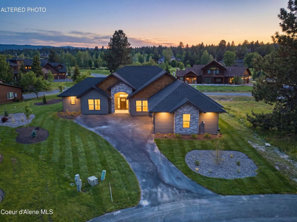 Photo of 86 Marie Victoria Ct, Sandpoint, ID 83864 (MLS # 26-5387)