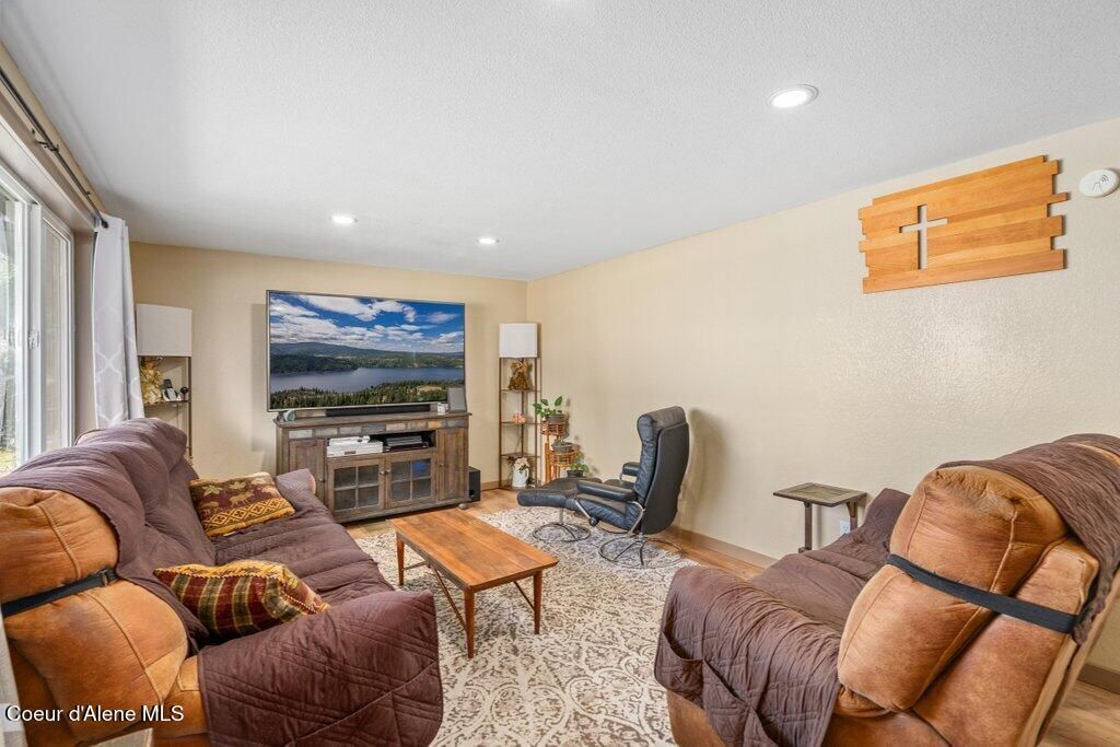 Photo of 528 CHERRY Ln, Coeur dAlene, ID 83815 (MLS # 25-9970)