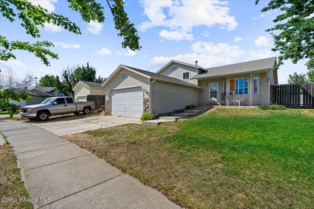 Photo of 3569 JORDAN Dr, Post Falls, ID 83854 (MLS # 25-7354)