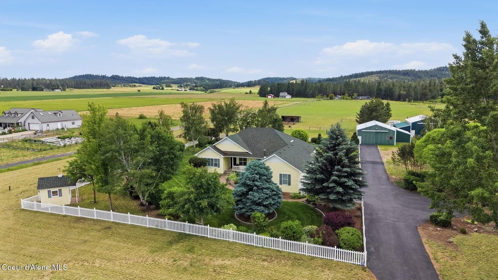 Photo of 6909 Ridgeway RD, Deer Park, WA 99006 (MLS # 26-6138)