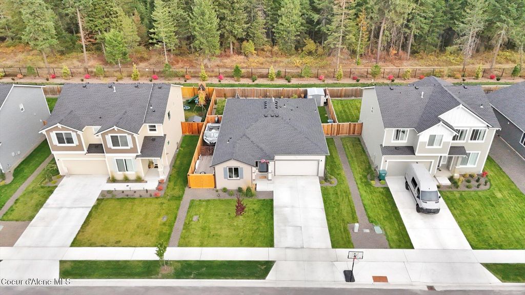 Photo of 797 Burdock Loop, Hayden, ID 83835 (MLS # 25-7767)