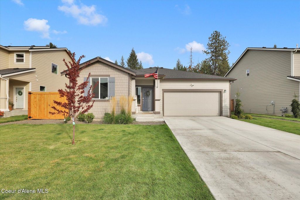 Photo of 797 Burdock Loop, Hayden, ID 83835 (MLS # 25-7767)