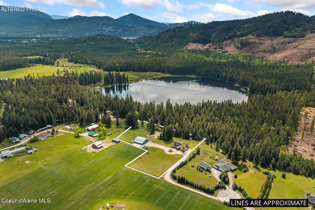 Photo of 192 Bobbie Lynn, Sagle, ID 83860 (MLS # 26-4709)