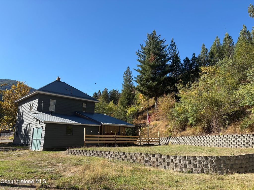 Photo of 214 Silver Ave, Kellogg, ID 83837 (MLS # 25-10104)