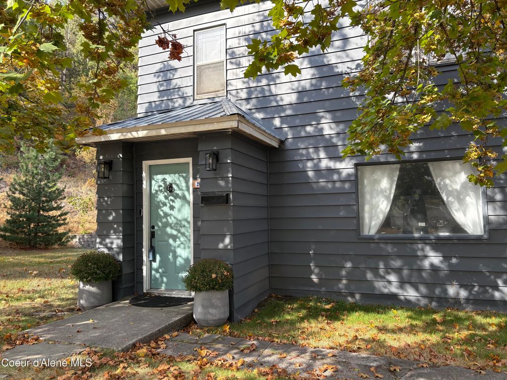 Photo of 214 Silver Ave, Kellogg, ID 83837 (MLS # 25-10104)