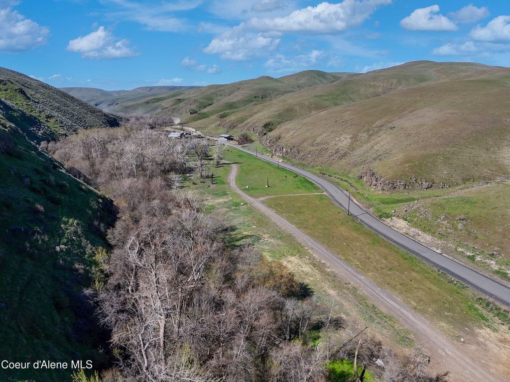 Photo of 13761 Asotin Creek Creek, Asotin, WA 99402 (MLS # 26-3810)