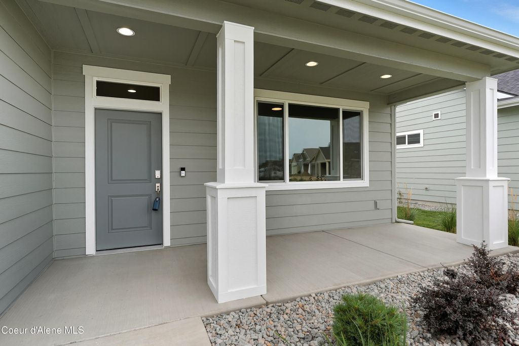 Photo of 7718 GIRARD Cir, Coeur dAlene, ID 83815 (MLS # 25-9962)