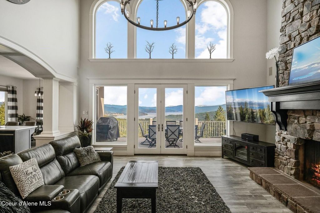 Photo of 1238 Reynolds Rd, Coeur dAlene, ID 83814 (MLS # 25-1609)