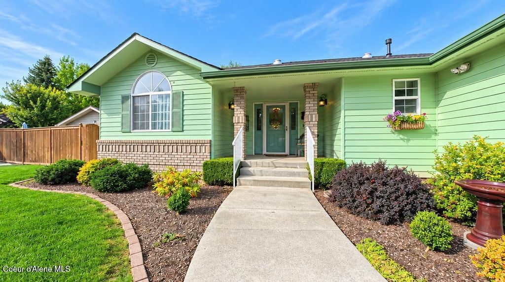 Photo of 2707 THOMAS HILL Hill, Coeur dAlene, ID 83815 (MLS # 26-9768)