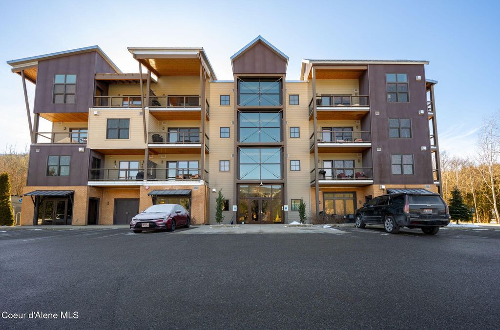 Photo of 834 McKinley #308, Kellogg, ID 83837 (MLS # 25-10168)