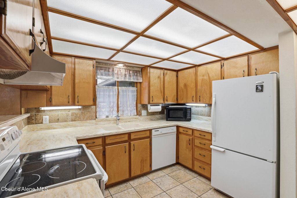 Photo of 2303 8th St, Coeur dAlene, ID 83814 (MLS # 26-3871)