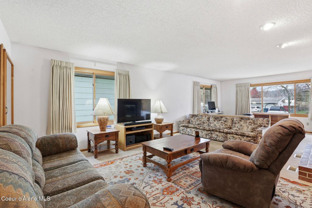 Photo of 2303 8th St, Coeur dAlene, ID 83814 (MLS # 26-3871)