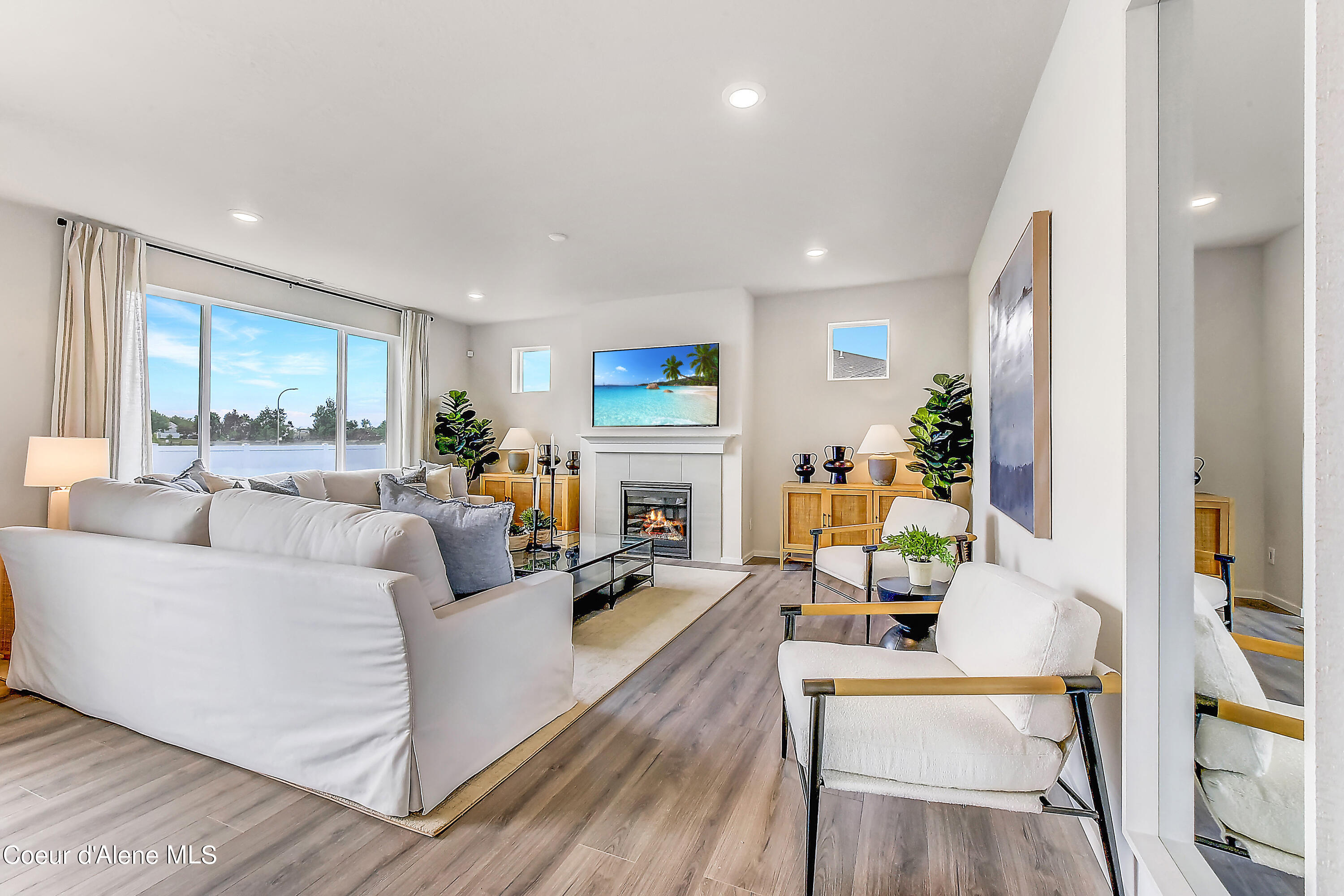 Hayden, Idaho 83835, United States, 4 Bedrooms Bedrooms, ,3 BathroomsBathrooms,Residential,Pending,52802