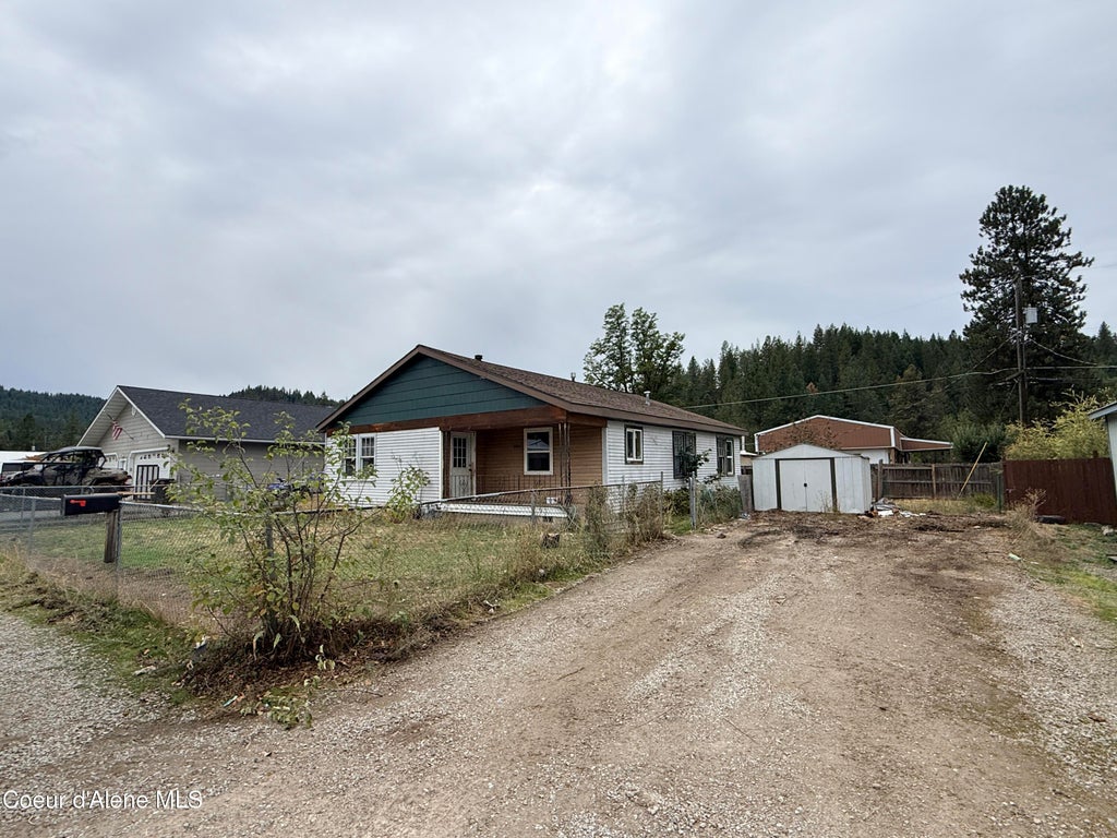Photo of 504 5th ST, Pinehurst, ID 83850 (MLS # 26-9410)