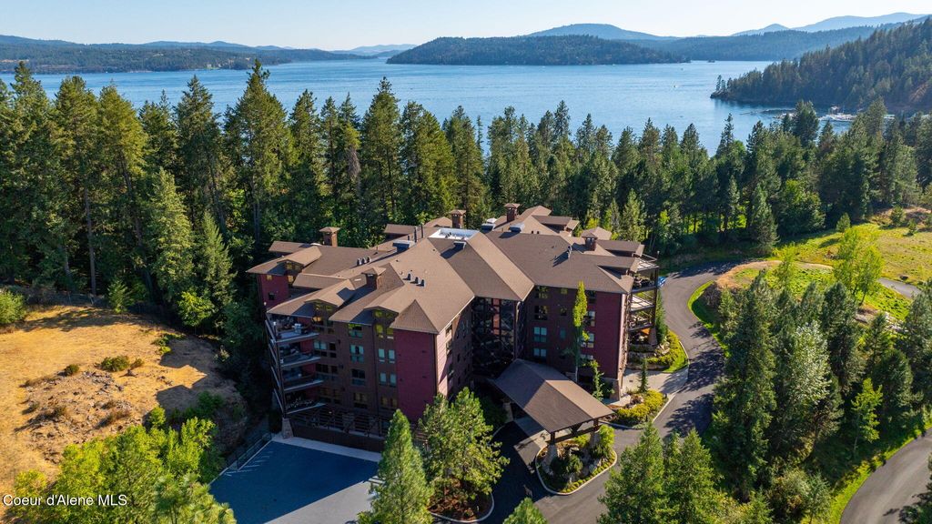 Photo of 1700 TOWER POINTE Pt #302, Coeur dAlene, ID 83814 (MLS # 25-8383)
