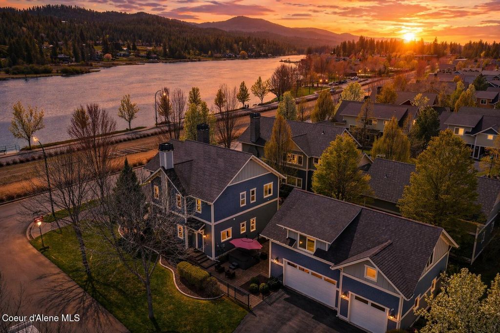 Photo of 4083 SHOREVIEW Ln, Coeur dAlene, ID 83814 (MLS # 26-1904)