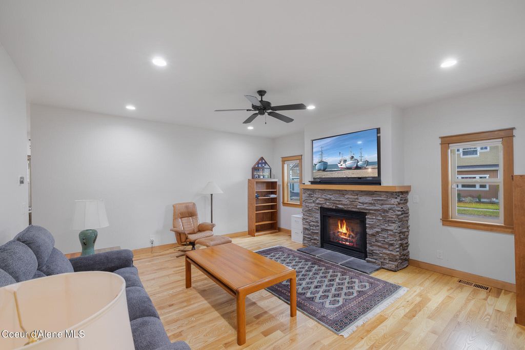 Photo of 4083 SHOREVIEW Ln, Coeur dAlene, ID 83814 (MLS # 26-1904)