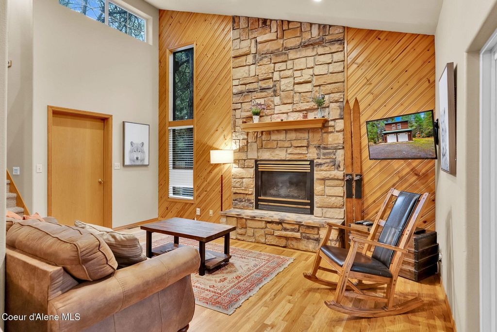 Photo of 35 Shadow Mountain Mountain, Sandpoint, ID 83864 (MLS # 25-10916)