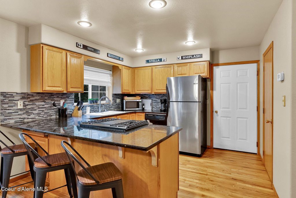 Photo of 35 Shadow Mountain Mountain, Sandpoint, ID 83864 (MLS # 25-10916)