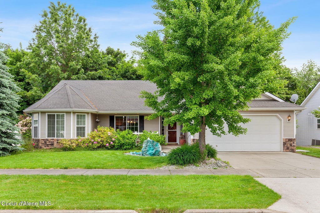 Photo of 1494 Sutherland CT, Hayden, ID 83835 (MLS # 26-9369)