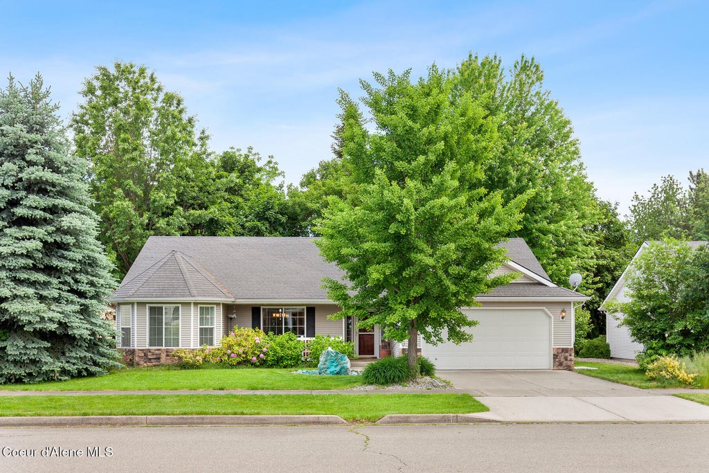 Photo of 1494 Sutherland CT, Hayden, ID 83835 (MLS # 26-9369)