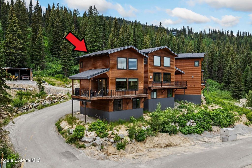 Photo of 21 Harrison Ln, Sandpoint, ID 83864 (MLS # 25-7384)