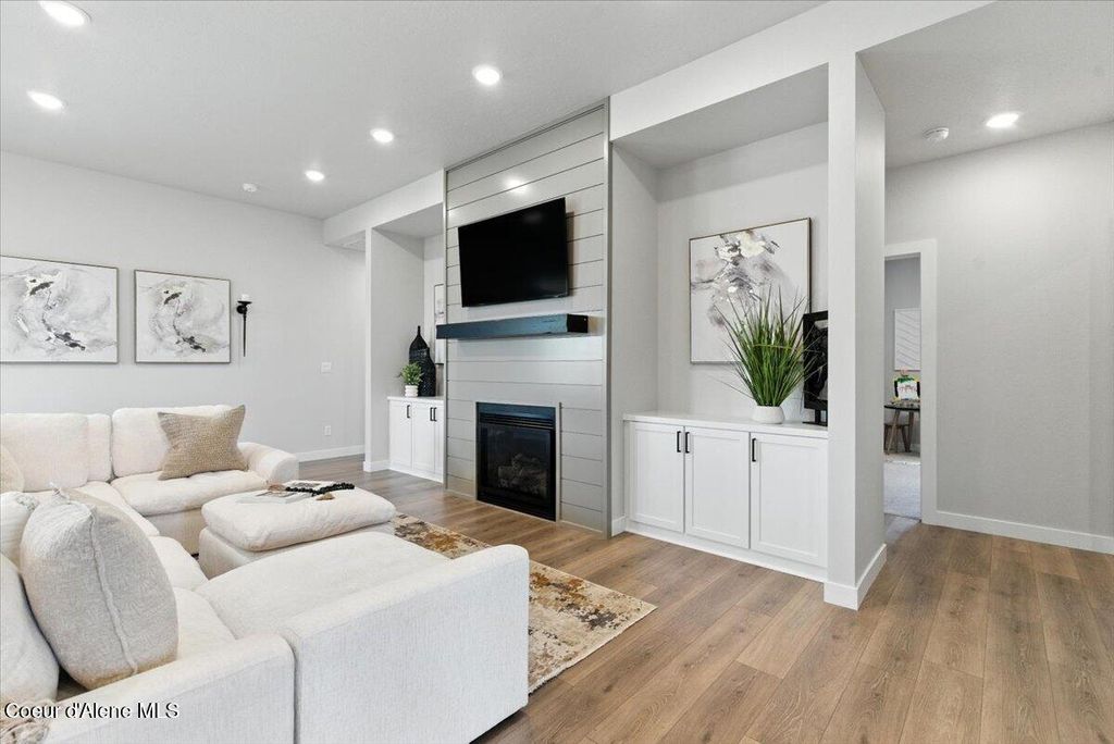 Photo of 7037 Coeur Terre Blvd, Coeur dAlene, ID 83815 (MLS # 26-352)