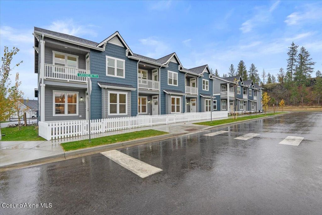 Photo of 343 Grosbeak Ave, Hayden, ID 83835 (MLS # 25-10947)