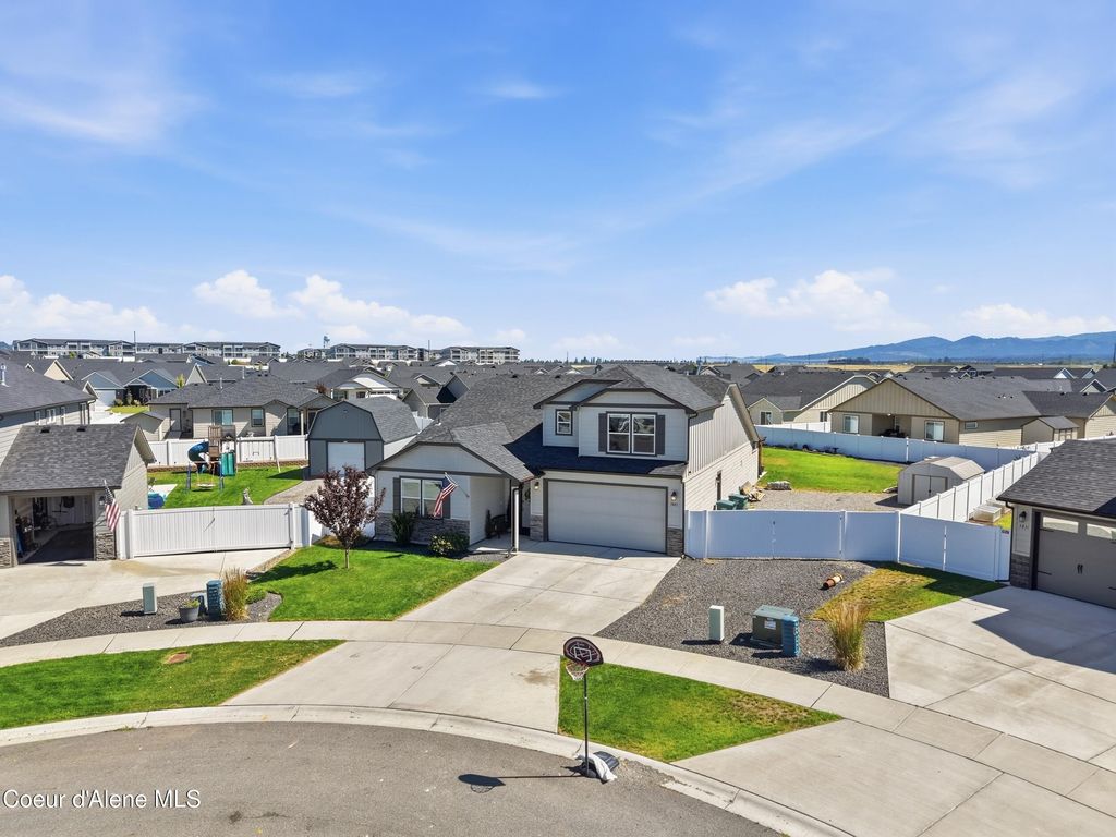 Photo of 5841 Bettis Ct, Rathdrum, ID 83858 (MLS # 26-7170)