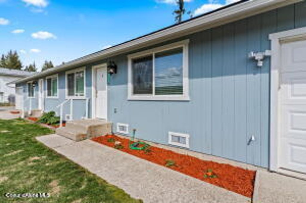Photo of 12130 GOVERNMENT Way, Hayden, ID 83835 (MLS # 25-10092)