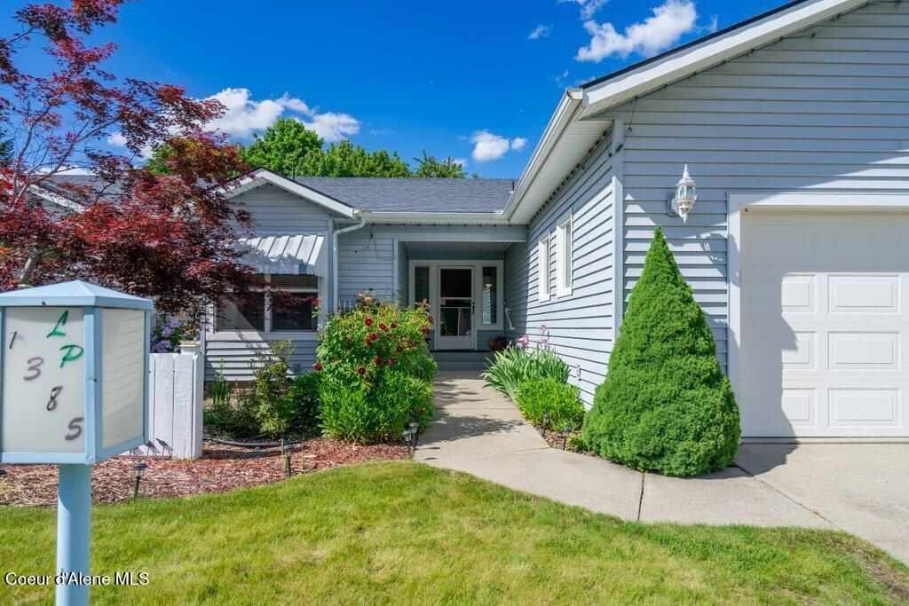 Photo of 1385 Woodlawn DR, Hayden, ID 83835 (MLS # 26-5655)