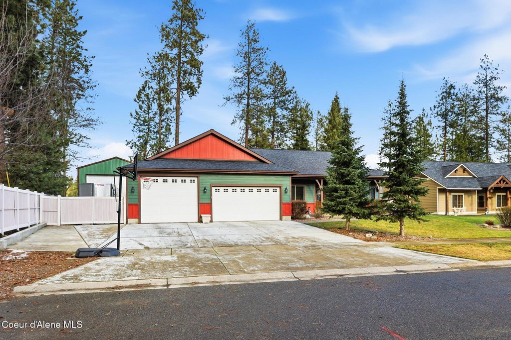 Photo of 6127 Teak St, Post Falls, ID 83854 (MLS # 26-371)