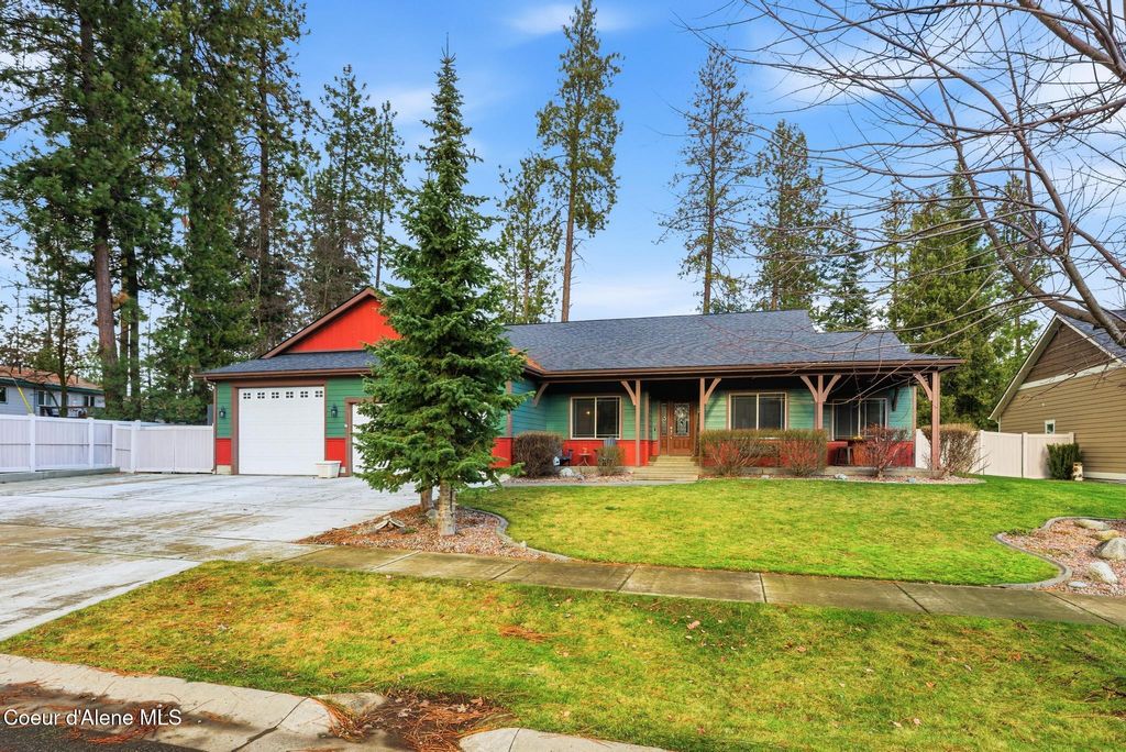 Photo of 6127 Teak St, Post Falls, ID 83854 (MLS # 26-371)