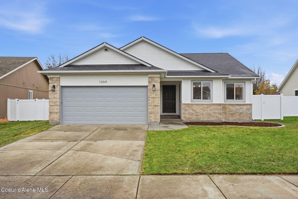 Photo of 1664 Durham Dr, Coeur dAlene, ID 83815 (MLS # 26-1)