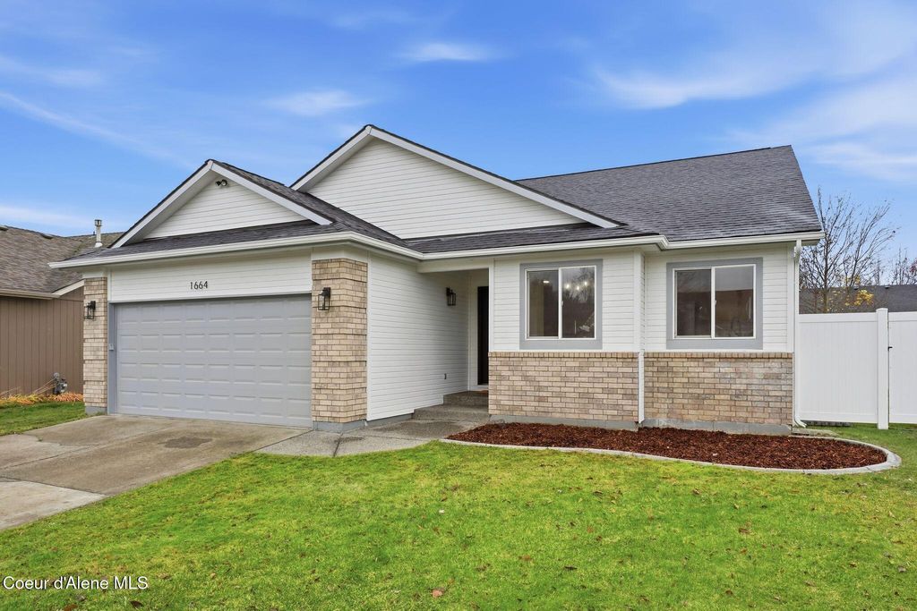 Photo of 1664 Durham Dr, Coeur dAlene, ID 83815 (MLS # 26-1)