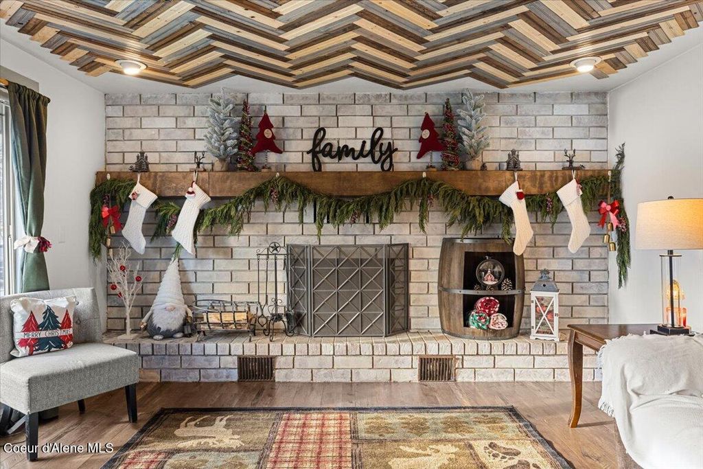 Photo of 1611 PLAZA Dr, Post Falls, ID 83854 (MLS # 25-11294)