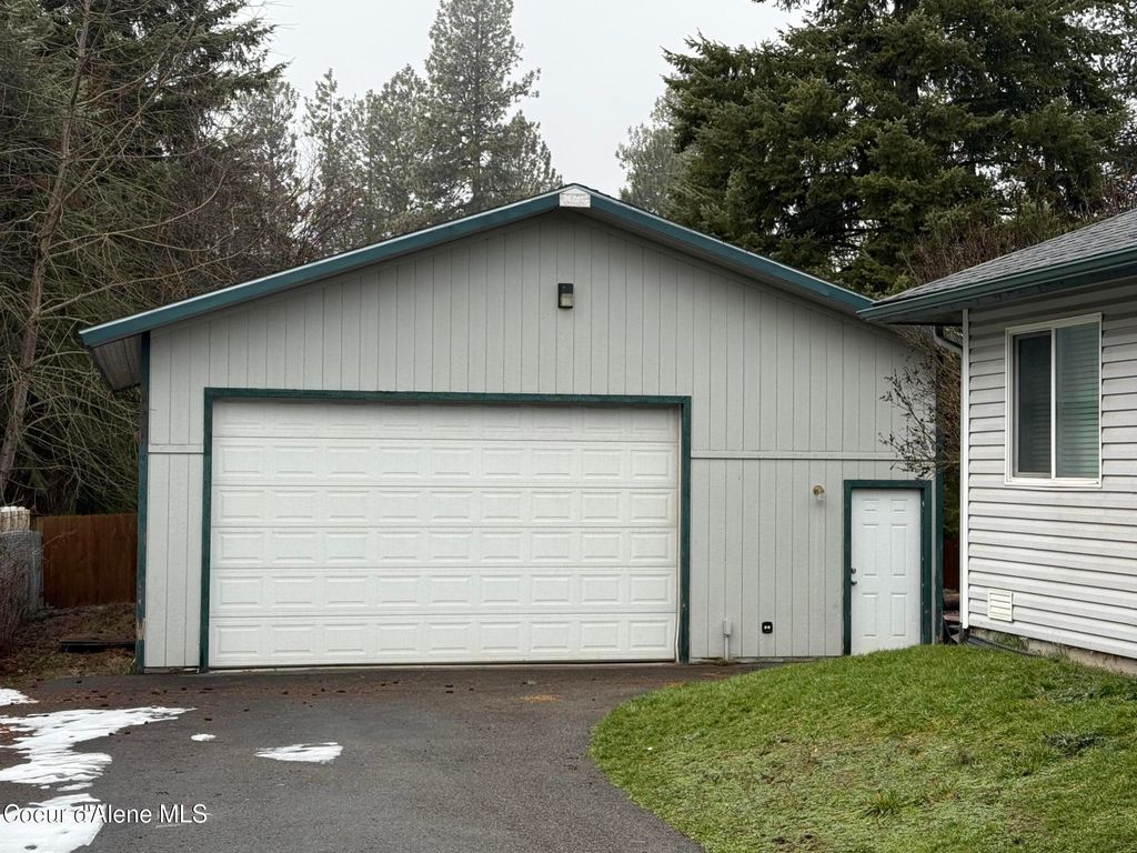 Photo of 7959 Valley St, Dalton Gardens, ID 83815 (MLS # 26-465)