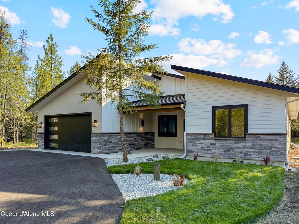Photo of 624 Satchel, Spirit Lake, ID 83869 (MLS # 25-7986)