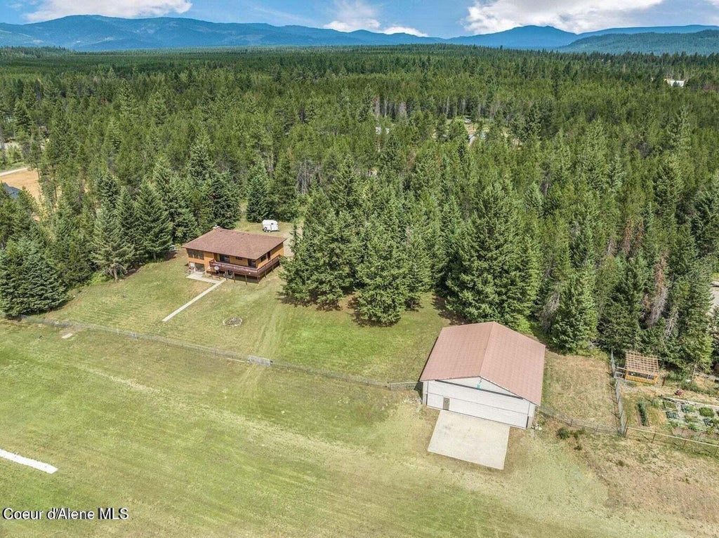 Photo of 634 Skyhawk Dr, Spirit Lake, ID 83869 (MLS # 26-6877)