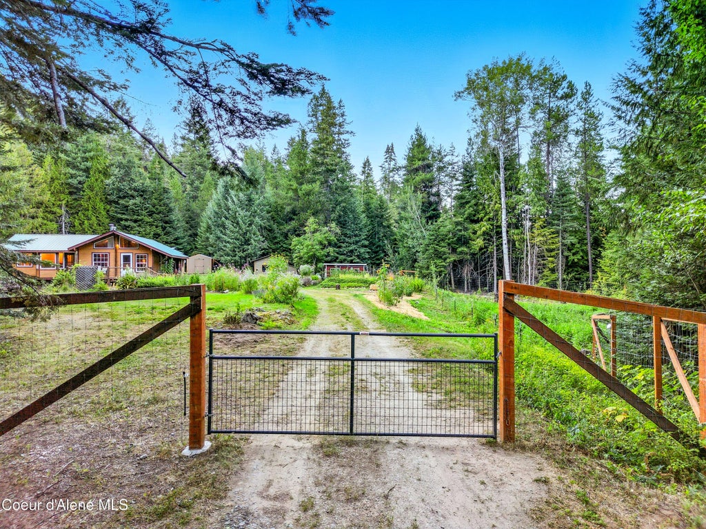 Photo of 633 Old Mill Mill, Samuels, ID 83862 (MLS # 26-9190)