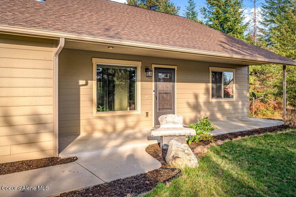 Photo of 32916 16th Ave, Spirit Lake, ID 83869 (MLS # 26-9098)