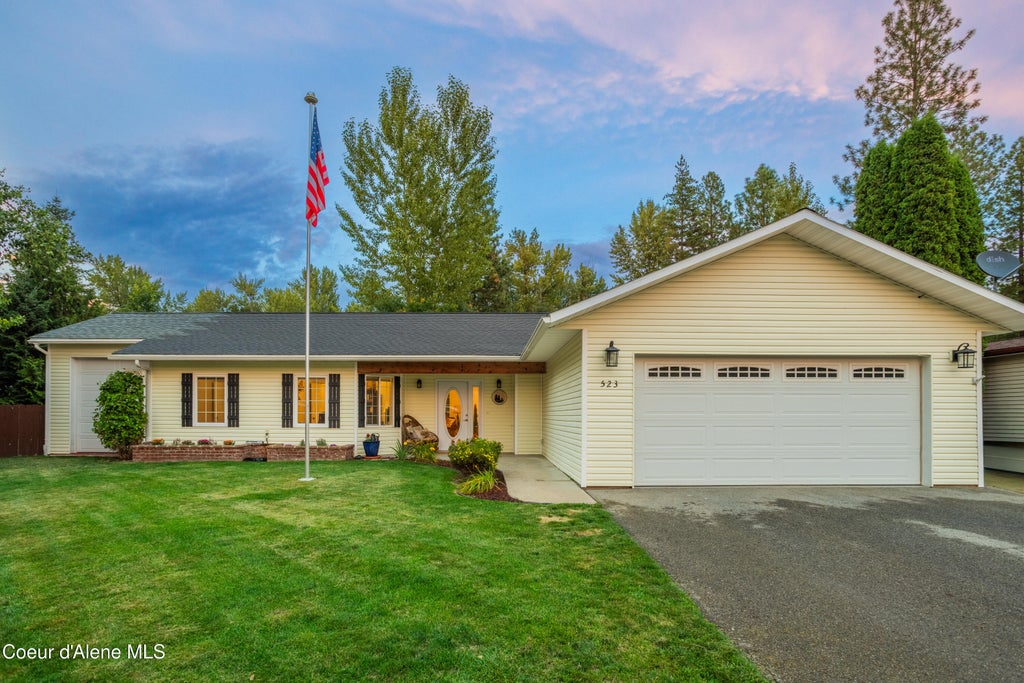 Photo of 523 Humbird St, Kootenai, ID 83840 (MLS # 26-9687)