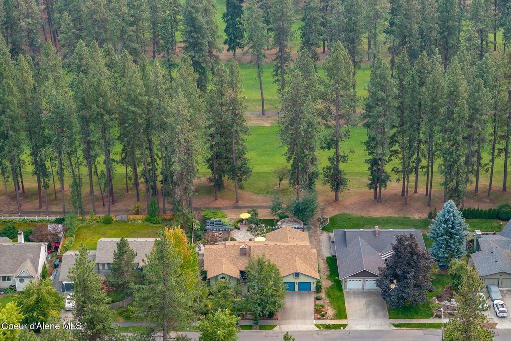 Photo of 3867 Fairway Dr Dr, Coeur dAlene, ID 83815 (MLS # 25-9215)