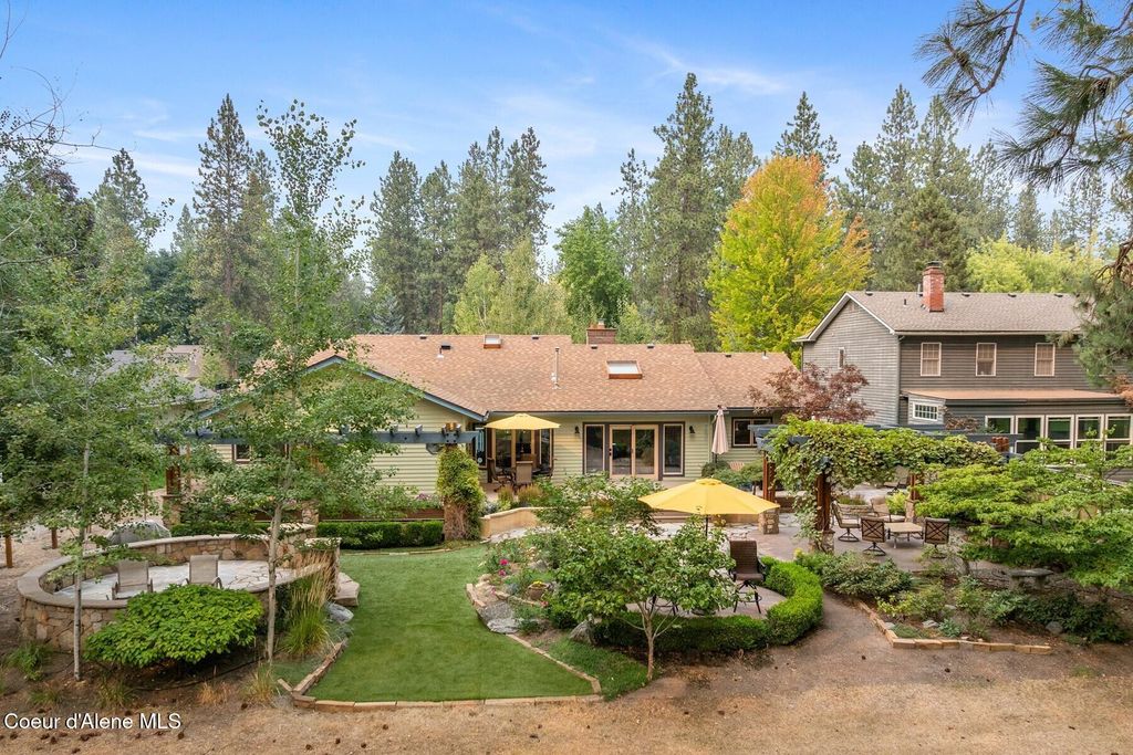 Photo of 3867 Fairway Dr Dr, Coeur dAlene, ID 83815 (MLS # 25-9215)